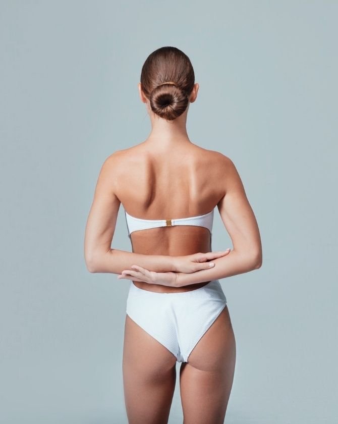 femme de dos sans vergeture