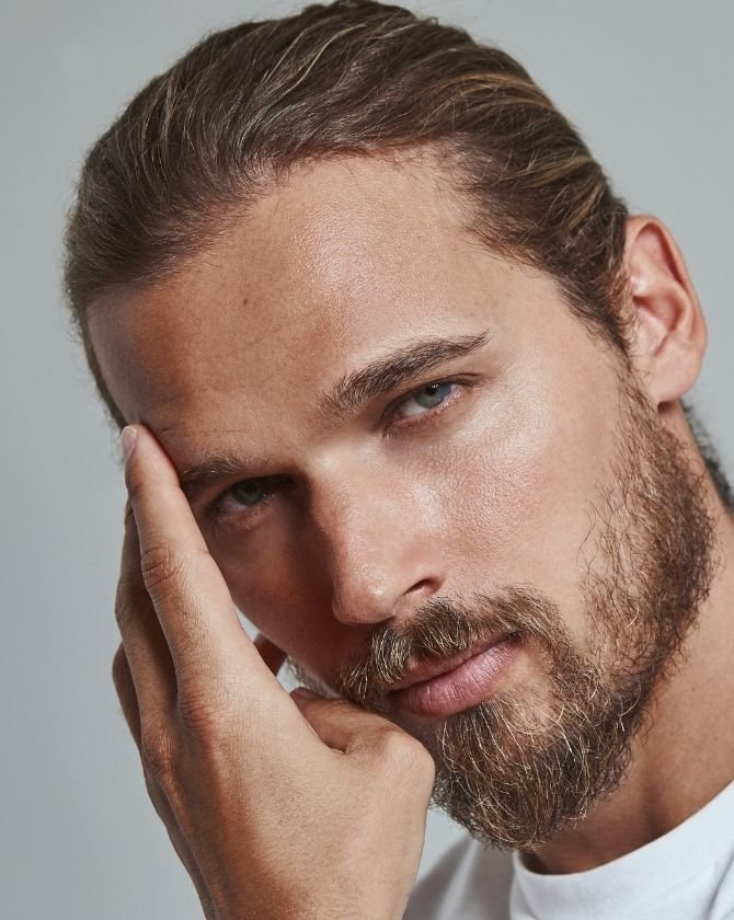 correction trous dans la barbe paris