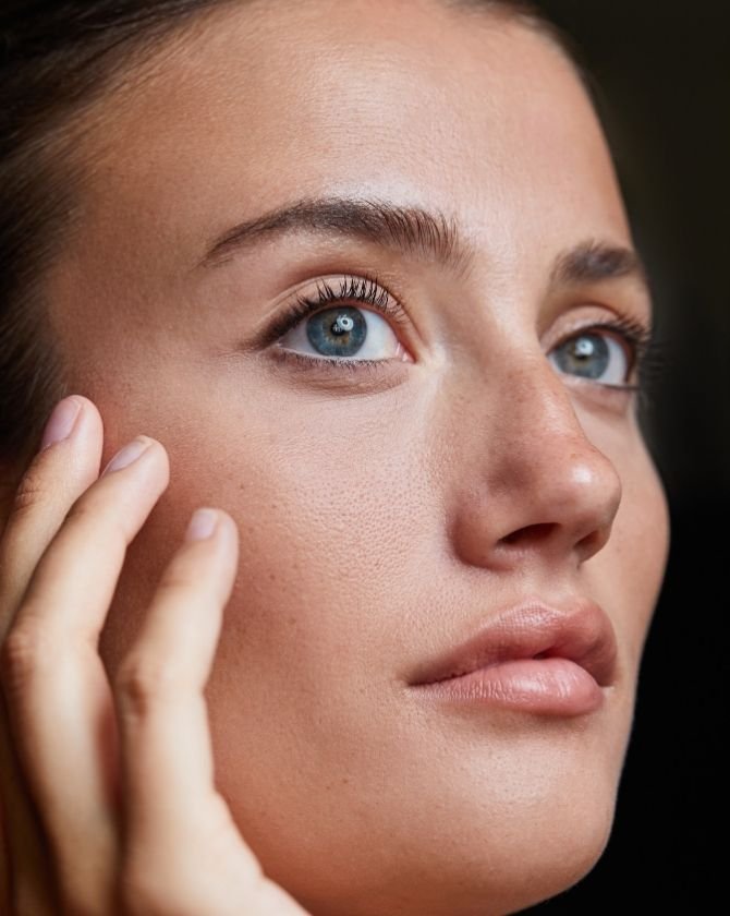 Visage femme sans tâche