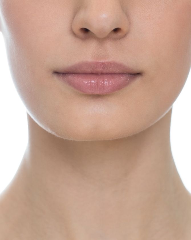 visage de femme parfaitement épilé
