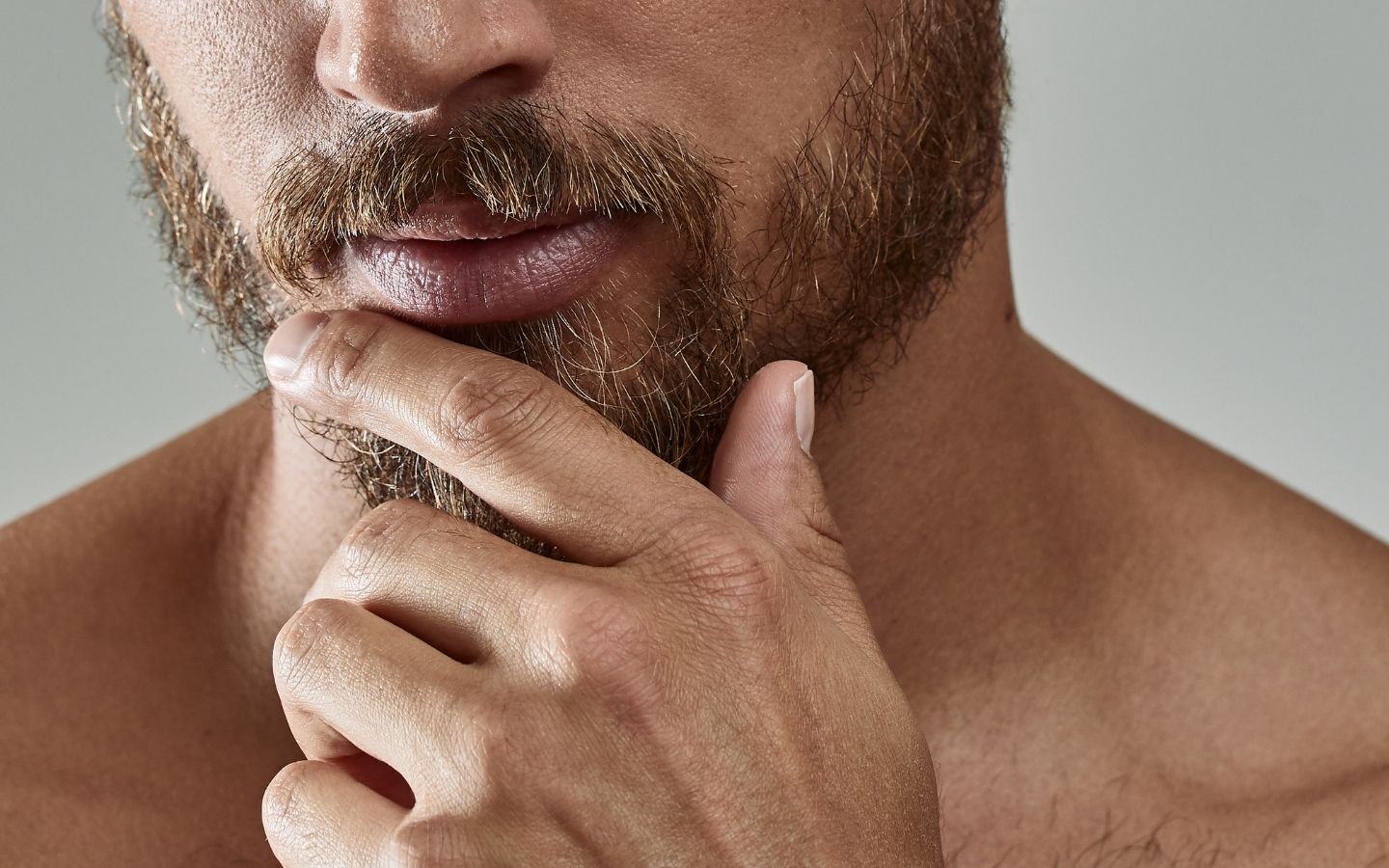 Corriger une barbe incomplète : avoir une barbe plus fournie