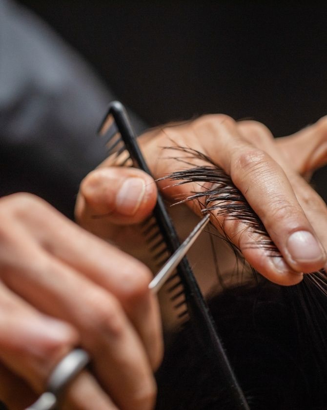 Utilisation de techniques douces pour entretenir les cheveux greffés