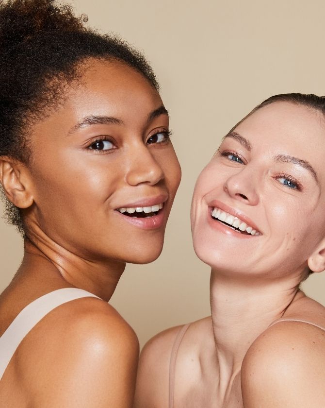 femmes aux jolis sourires