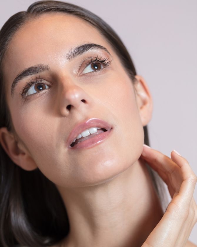 Utilisation du laser resurfaçant pour stimuler la régénération cutanée et réduire les taches brunes du mélasma