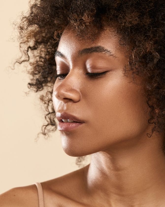 prévenir les cicatrices d’acné sur la peau noire