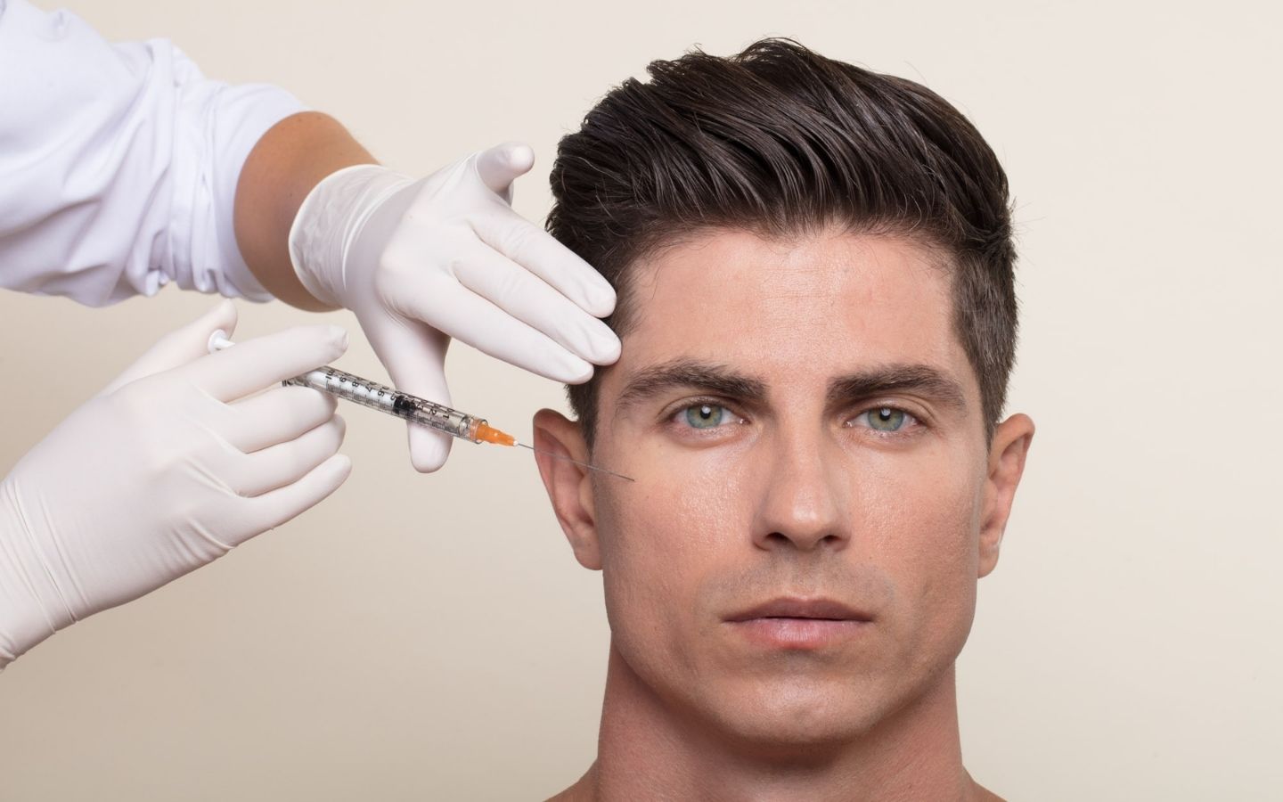 injection d'acide hyaluronique pour traité les cernes